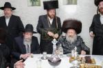 הערליכע מעמד הכנסת ספר תורה פארגעקומען בחצר הקודש נדווארנא באניא  וועלכע איז אריינגעגעבן געווארן דורך הנדיב הרב ליפא דב שטערנהיים הי"ו מארה"ב לזכותו פון  כ"ק האדמו"ר מנדווארנא באניא שליט"א. 