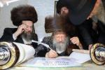הערליכע מעמד הכנסת ספר תורה פארגעקומען בחצר הקודש נדווארנא באניא  וועלכע איז אריינגעגעבן געווארן דורך הנדיב הרב ליפא דב שטערנהיים הי"ו מארה"ב לזכותו פון  כ"ק האדמו"ר מנדווארנא באניא שליט"א. 