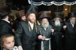 הערליכע מעמד הכנסת ספר תורה פארגעקומען בחצר הקודש נדווארנא באניא  וועלכע איז אריינגעגעבן געווארן דורך הנדיב הרב ליפא דב שטערנהיים הי"ו מארה"ב לזכותו פון  כ"ק האדמו"ר מנדווארנא באניא שליט"א. 