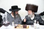 הערליכע מעמד הכנסת ספר תורה פארגעקומען בחצר הקודש נדווארנא באניא  וועלכע איז אריינגעגעבן געווארן דורך הנדיב הרב ליפא דב שטערנהיים הי"ו מארה"ב לזכותו פון  כ"ק האדמו"ר מנדווארנא באניא שליט"א. 