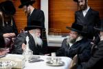 כ"ק אדמו"ר מקרעטשניף סיגעט אויף א  באזוך כ"ק אדמו"ר מנדווארנה י"ם שליט"א 