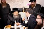 האדמו"ר מבאבוב - 45 ביים מעמד קביעות מזוזה פארן נייעם דענטעל צענטער Endo 613