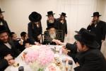 פייערליכע "מעמד חתימת שטרות" אויף זכות אדיר "חדר לימוד" בבנין הת"ת האדיר והחדש "בנין ווערצבערגער" במוסדות סאטמאר-מאנסי אָפּגעקויפט דורך הרבני הנגיד הרה"ח ר' יוסף מאיר גינזבערג הי"ו