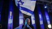 מדינת ישראל'ס קומענדיגע שריט: פרעזידענט הערצאג האלט אפ קריטישע געשפרעכן בעת נתניהו און זיינע קעגנער מוטשען זיך צוזאמצושטעלן 61 זיצן