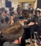 הגה"צ אב"ד לימונוב שליט"א איז זיך משתתף ביי א חתונה לאחד ממריציו 