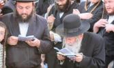 אמשינאווער חסידות טרויערט נאך די פטירה פון מרת חיה לאה מיליקאווסקי ע"ה, 34, א מאמע פון 8 קינדער