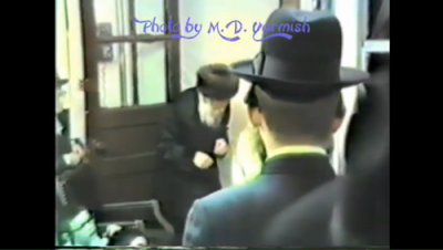 חנוכה ביי אדמורים ורבנים זצ"ל 