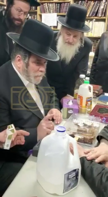 נאך פון די ניחום אבלים ביי בני כ"ק אדמו"ר מבאניא זצ"ל 