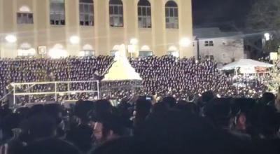 מעמד הדלקה בחצר הקודש סאטמאר אין קרית יואל 