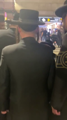 כ"ק גאב"ד סאטמאר ב"פ שליט"א ביים אנקומען קיין ארץ ישראל לרגל די חתונה פון נכדו 