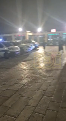 כ"ק אדמו"ר מבעלזא שליט"א ביים כותל המערבי לקראת  די שמחת החתונה פון אן אייניקל 