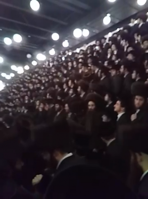 סעודת הודאה מוצש"ק נחמו בחצר הקודש סקולען 