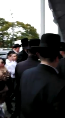 הגאון רבי שאול אלתר שליט"א ביים דאווענען מנחה אינעם שאטער אויף 18'טע עוועניו אין בארא פארק 