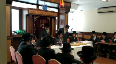 כ"ק אדמו"ר מסאדיגורא ירושלים שליט"א באזוכט אין ישיבת משכן התורה אין טאראנטא