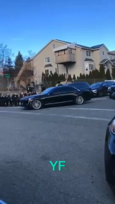 כ"ק אדמו"ר מסקווירא שליט"א ביים פארלאזן ניו יארק אויפן וועג קיין קאליפארניע אויף אפרוה 