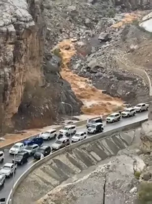 ריזיגע פארפלייצונגען אין עאמאן