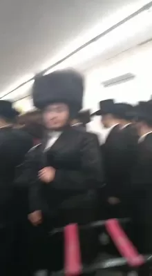 ערשטע בילדער משמחת החתונה בבית טאהש- תולדות אהרן 