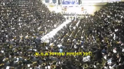 מוצאי שבת שבע ברכות בחצר הקודש בעלזא 