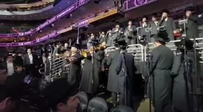 21,000 אידן האבן זיך נעכטן פארזאמעלט ביים היסטארישן מעמד אדירי התורה אין לעיקוואוד - ערשטע בילדער און ווידעאס