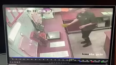 א רוסישע ארעסטאנט ביים אנטלויפן דורך א קליינע פענסטער 