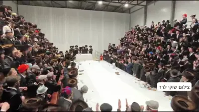 משתה היין ביי כ"ק אדמו"ר מסאדיגורא שליט"א צוזאמען מיט א מעמד הודאה פארן נייע אינגעלע וואס איז געבוירן געווארן צום רבין בעצם יום הפורים 