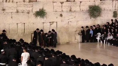 כ"ק אדמו"ר מסערעט וויזניץ שליט"א ביים כותל נעכטן נאכט