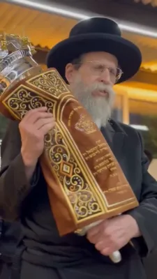 מעמד הכנסת ספר תורה בהשתתפות כ"ק אדמו"ר מבאיאן שליט"א  