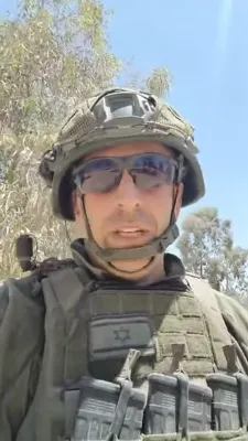א לעבעדיגע באריכט פון א צה"ל סאלדאט אויפן שלאכטפעלד אין עזה..
