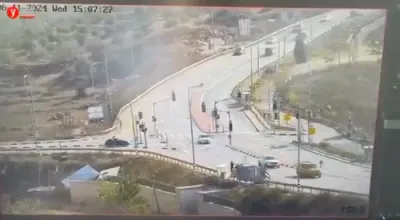 דראמאטישע ווידיאו צייגט א שטעכעריי טעראר אטאקע וועלכע איז בחסדי ה' נעכטן פארמיטן געווארן די לעצטע סעקונדע אין די שילו געגנט