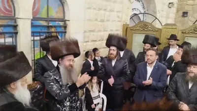 שמחת החאלקה פאר א אייניקל פון כ"ק אדמו"ר מסאדיגורא ירושלים שליט"א היינט מוצש"ק אין אתרא קדישא מירון 