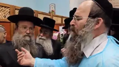 כ"ק אדמו"ר מדזיקוב וויזניץ שליט"א פארטיילט מזונות פאר עטליכע אידן וואס זענען אריין בבריתו של אברהם אבינו,