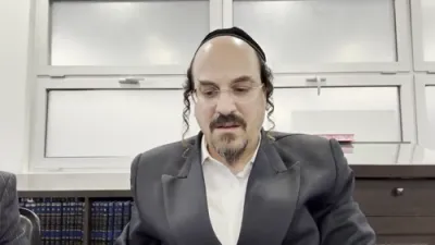 הערליכע מעשה פארציילט פון הרב שלום מרדכי רובשקין, שטארקע חיזוק און אמונה ובטחון, דורך הרב אליהו שווארץ, ביים שיעור פון עמוד היומי דרשו - עירובין דף ז' ע"א