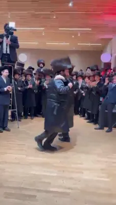 כ"ק אדמו"ר מסאדיגורא לאנדאן שליט"א איז זיך משתתף ביי א חתונה לבן אחד מחסידיו אין אנטווערפען 