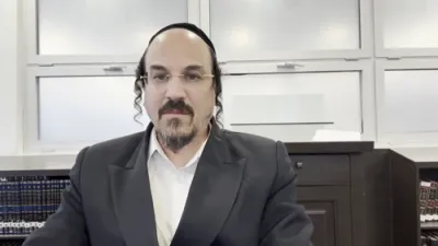 דע קשר פון הרה"ק רבי ישעי'לע מקרעסטיר זי"ע מיט הרה"ק מצאנז זי"ע דורך הרב אליהו שווארץ, ביים שיעור פון עמוד היומי דרשו - עירובין דף ס"ה