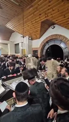 מוצאי שבת ביים ציון הקדוש אין קערעסטיר 