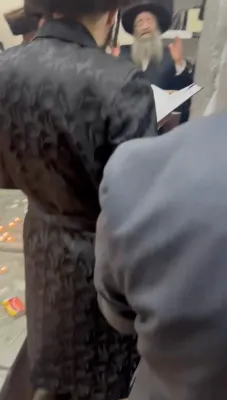 חלק ב' - דערהויבענע נסיעה פון הגה"צ אב"ד סאטמאר מאנסי שליט"א אויף מקומות הקדושים אין אייראפע
