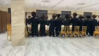 חלק ב' - דערהויבענע נסיעה פון הגה"צ אב"ד סאטמאר מאנסי שליט"א אויף מקומות הקדושים אין אייראפע