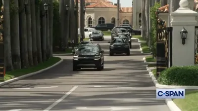 פרעזידענט טראמפ פארלאזט פאלם ביטש גאלף קלאב 