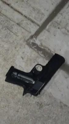 ארעסט פון באוואפנטע פארברעכער אין הארץ פון די היימישע געגנט אין בארא פארק