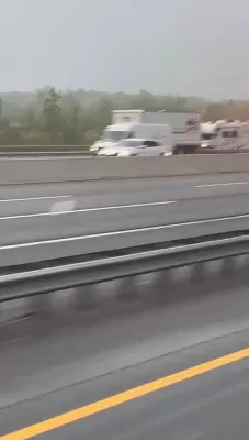 טויאינג טראק אויף די 95 interestate exit 8 פלאקערט