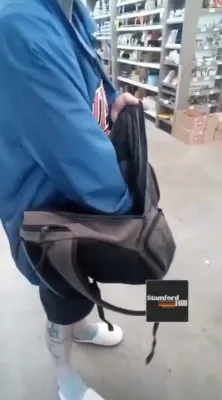 געפעכט אין א געשעפט אין לאנדאן ווען א גוי האט פרובירט צו גנב'נען