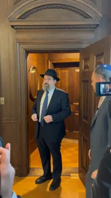 קביעת מזוזה און אותיות שרייבן אין ס"ת אין אפיס פון די ענוויירעמענטל פראטעקציע אגענטור