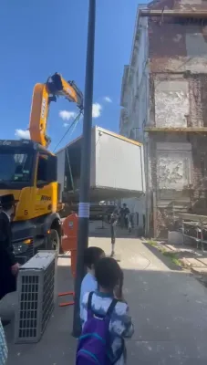 פרישע רענעוואציעס אין חצר הקודש פשעווארסק, אנטווערפען