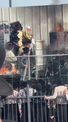 הדלקה פון כ"ק אדמו"ר מתולדות אהרן שליט"א יעצט אין מירון