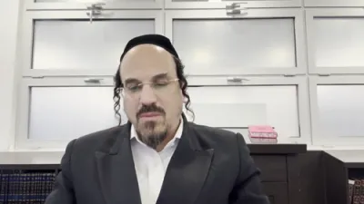 לכבוד ל"ג בעומר הערליכע מעשה פון לידת התנא האלוקי רשב"י זי"ע דורך הרב אליהו שווארץ, ביים שיעור פון עמוד היומי דרשו - עירובין דף ע' ע"ב