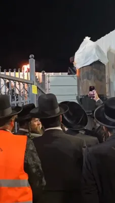 ערשטע בילדער און ווידיאוס פון די גרויסע הדלקה אין באיאן