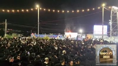 ערשטע בילדער און ווידיאוס פון די גרויסע הדלקה אין באיאן