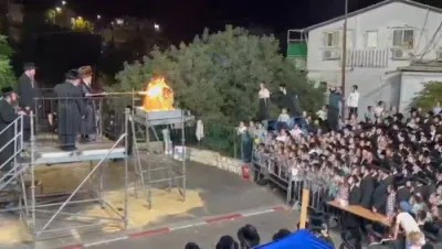 הדלקת לג בעומר אין חצר הקודש סערט וויזניץ 