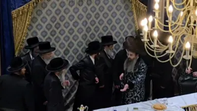 פרייליכע טענץ מוצאי שבת ביי כ"ק אדמו"ר מסאדיגורא ירושלים שליט"א 