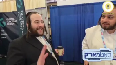פולע גאלערי: בילדער און ווידיאוס פון די עקספאו "סאטמארק"